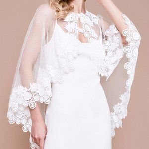 NWT Tadashi shoji BERIO LACE & MESH CAPELET Ivory